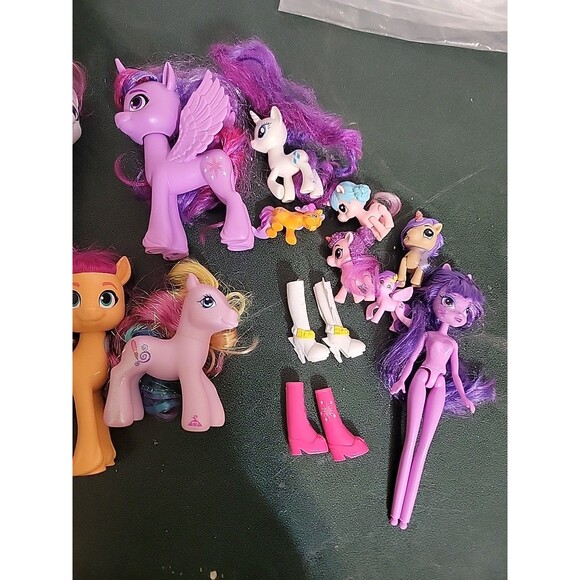 My Little Pony Assorted Sizes Pony  Equestria Doll shoes etc - Picture 5 of 13